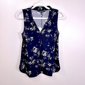 NWT 41 Hawthorn Breyson Dark Navy Floral Pleated Sleeveless Blouse Top XSP